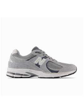 Zapatilla New Balance M2002R Gris