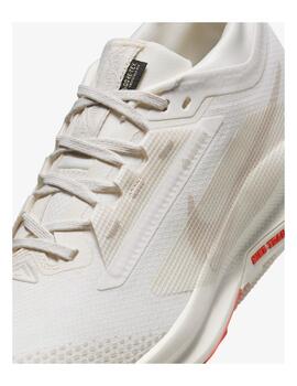 Zapatilla Nike W Pegasus Trail 5 GTX Crema/Naranja