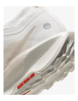 Zapatilla Nike W Pegasus Trail 5 GTX Crema/Naranja