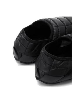 Pantuflas TNF W Thermoball Traction Mule V Negro